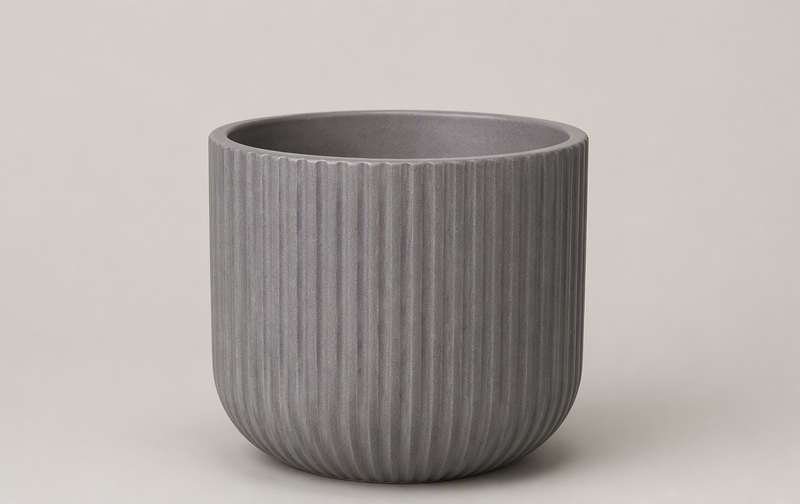 Macetero Mira estriado gris 20 cm